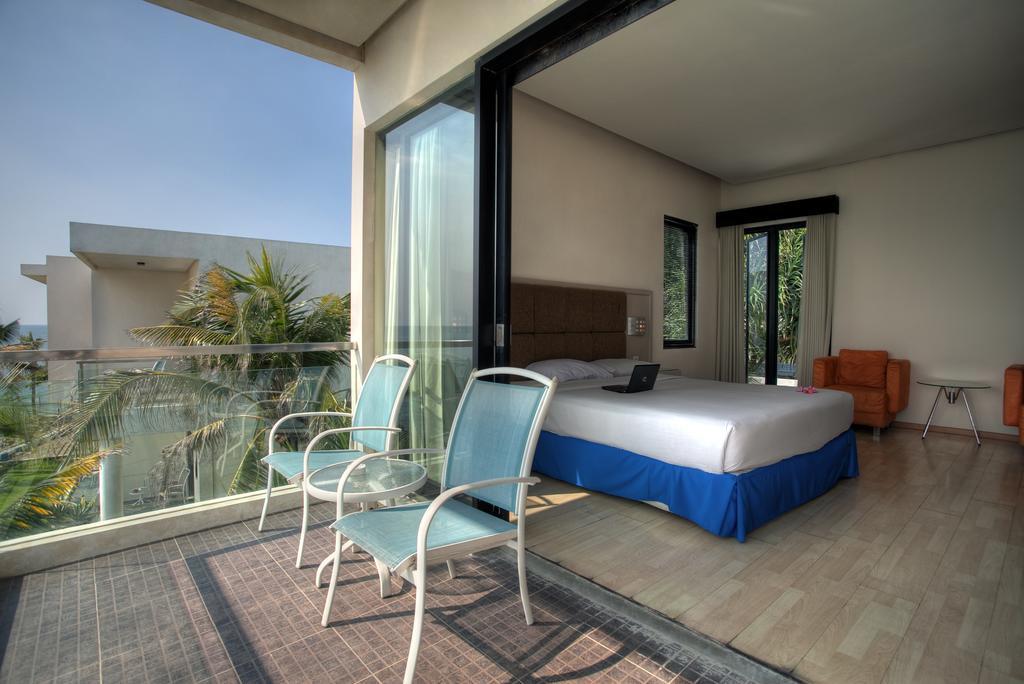 Tanjung Kodok Beach Resort Paciran Номер фото
