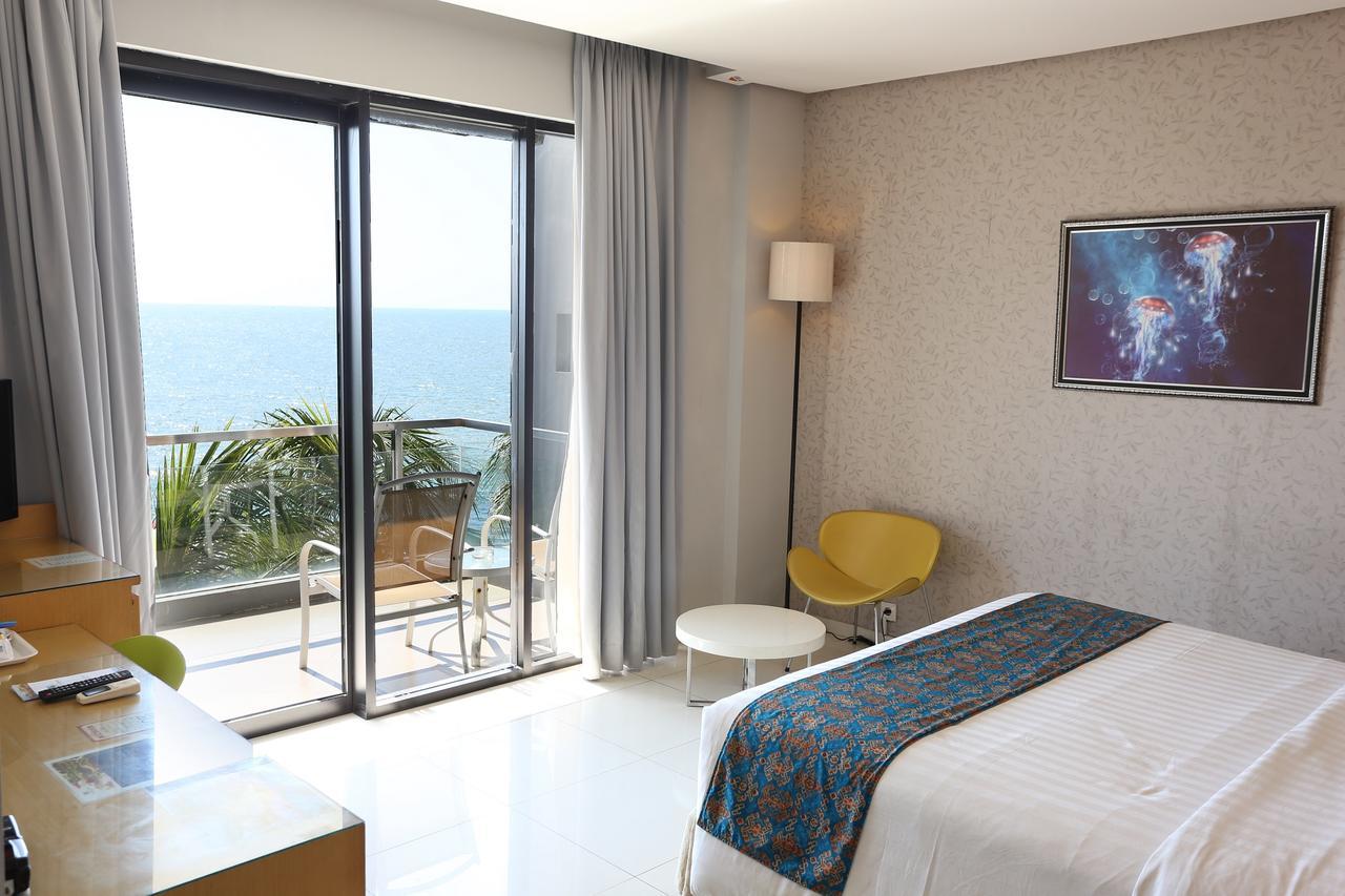 Tanjung Kodok Beach Resort Paciran Екстер'єр фото
