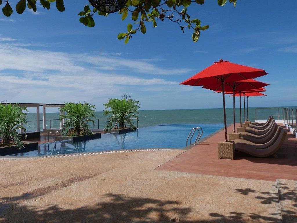 Tanjung Kodok Beach Resort Paciran Екстер'єр фото